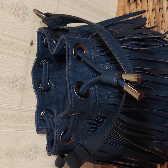 SONDRA ROBERTS SQUARED Blue Fringe Faux Leather Crossbody Bucket Shoulder Bag - Picture 12 of 16